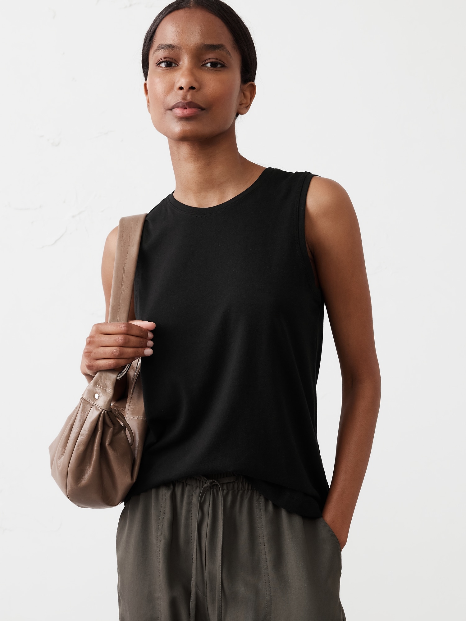 Women's Black T-Shirts & Tops | Banana Republic Factory
