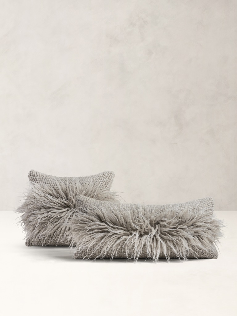 Lizhnyk Fuzzy Pillow
