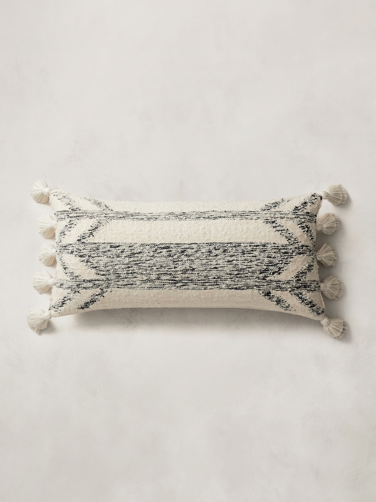 Wayil Algodones Tasseled Wool Pillow Cover