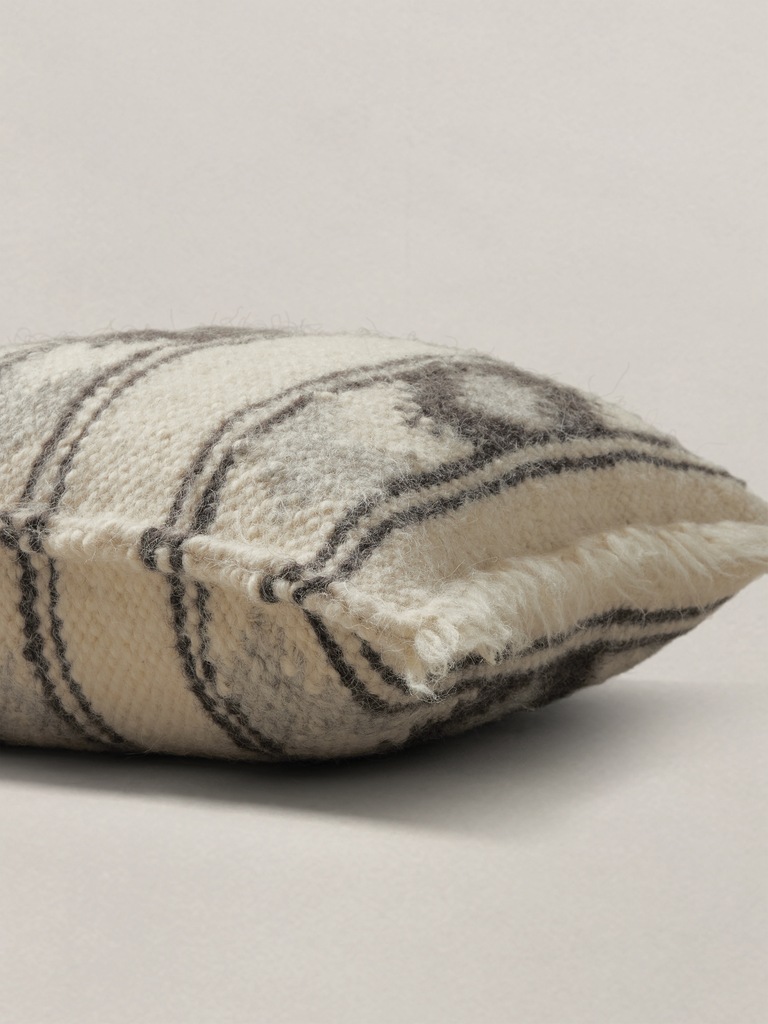 Lizhnyk Fuzzy Pillow