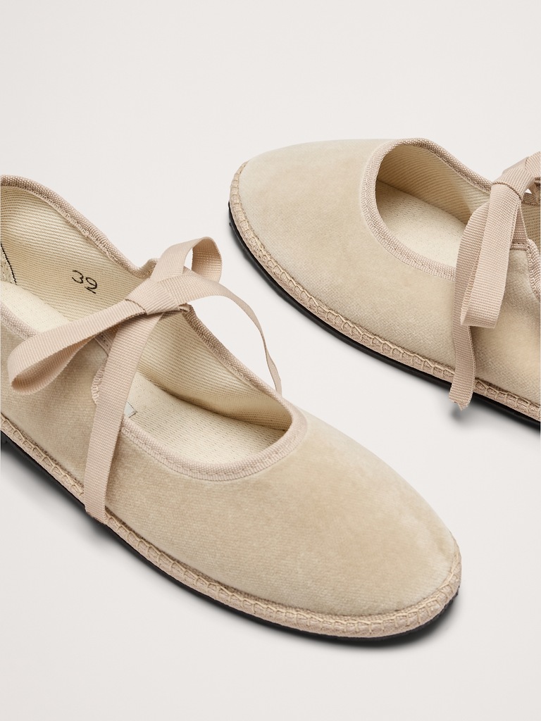 Salomé Flat by Cayumas