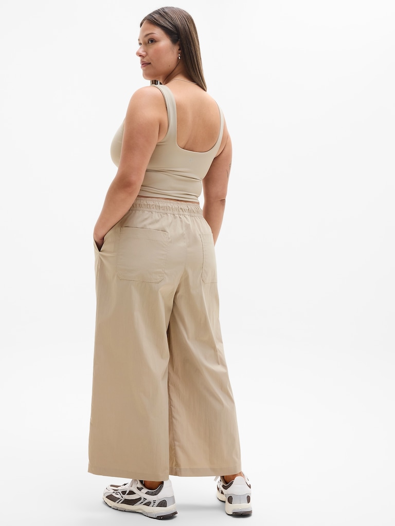 Midday Mid Rise Crop Pant