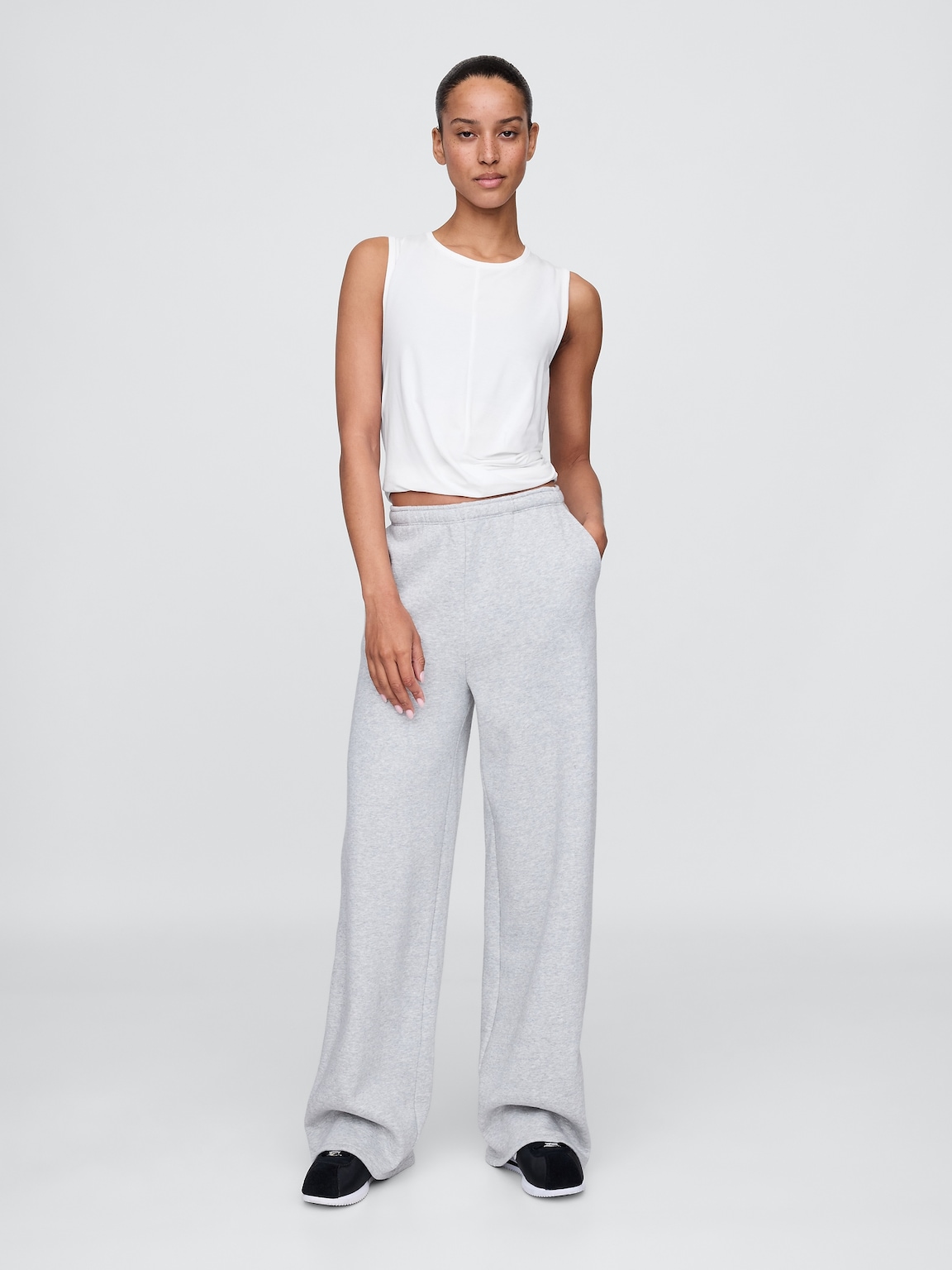 GapFit Breathe Twist-Front Tank Top