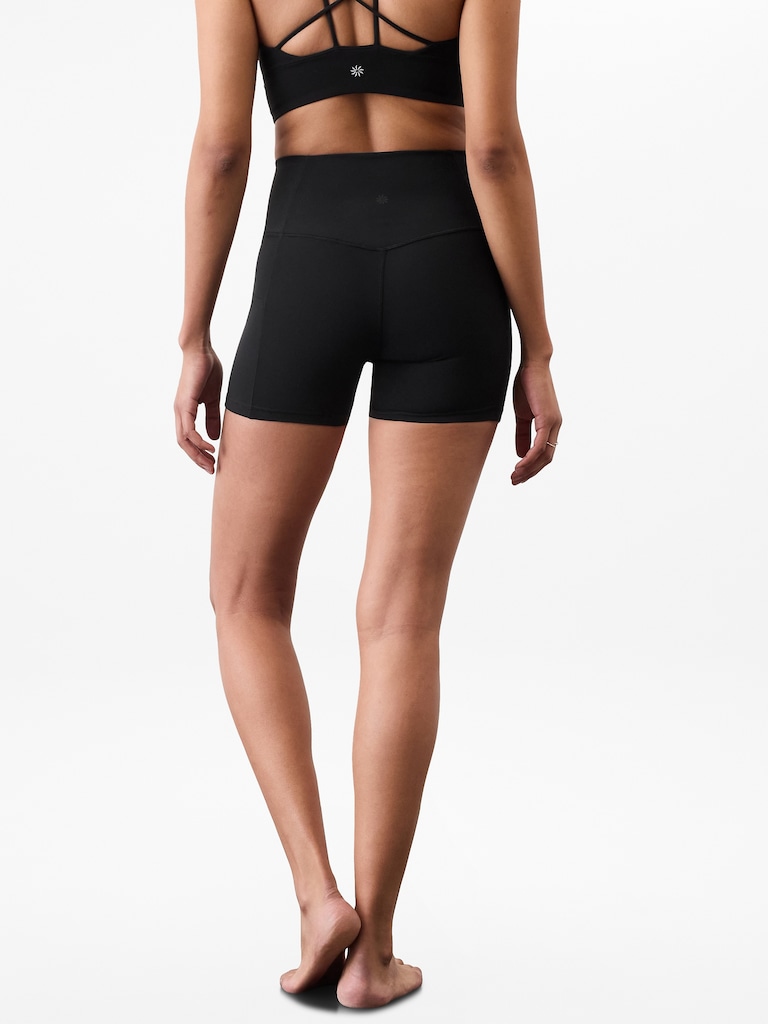 Salutation Stash High Rise 5" Short