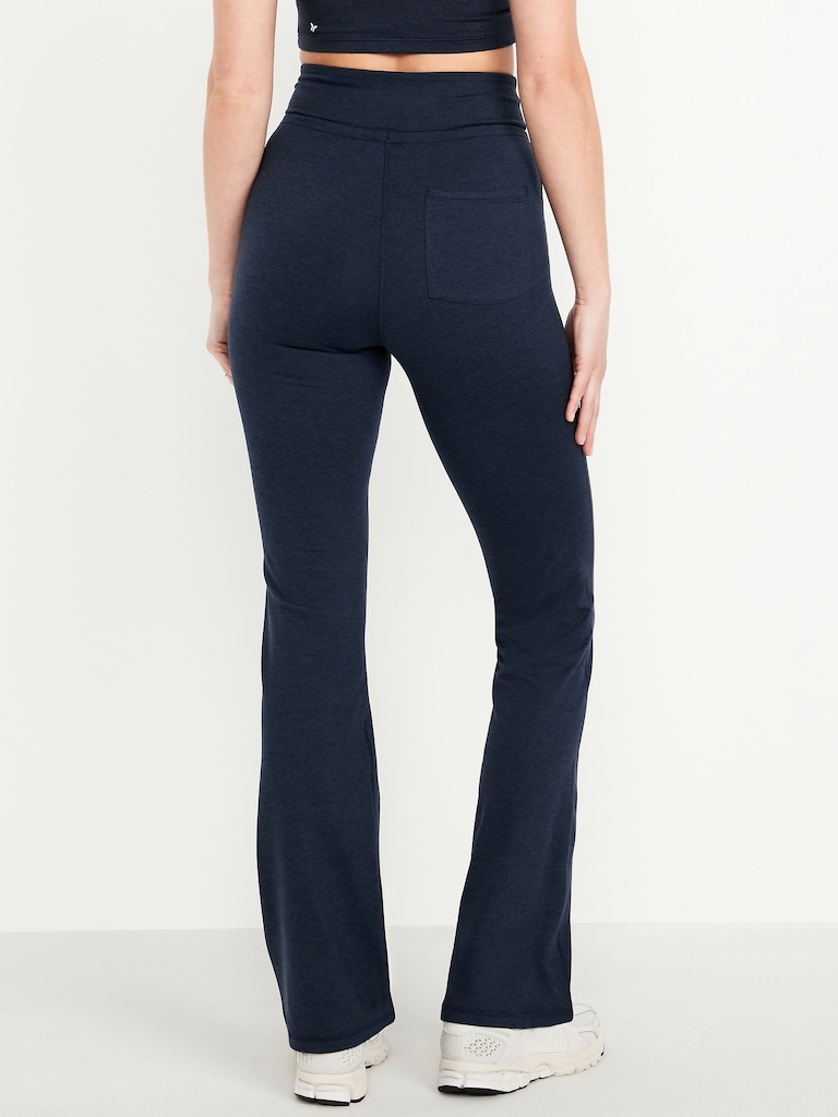 Extra High-Waisted CloudComfy Flare Leggings