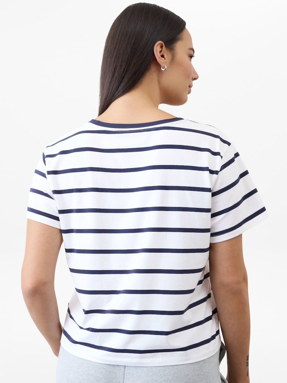 Essential V-Neck Tee