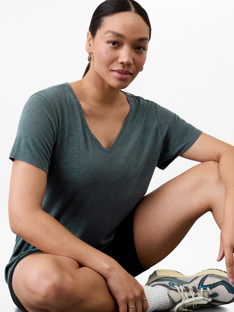 Getaway Linen Blend V-Neck Tee