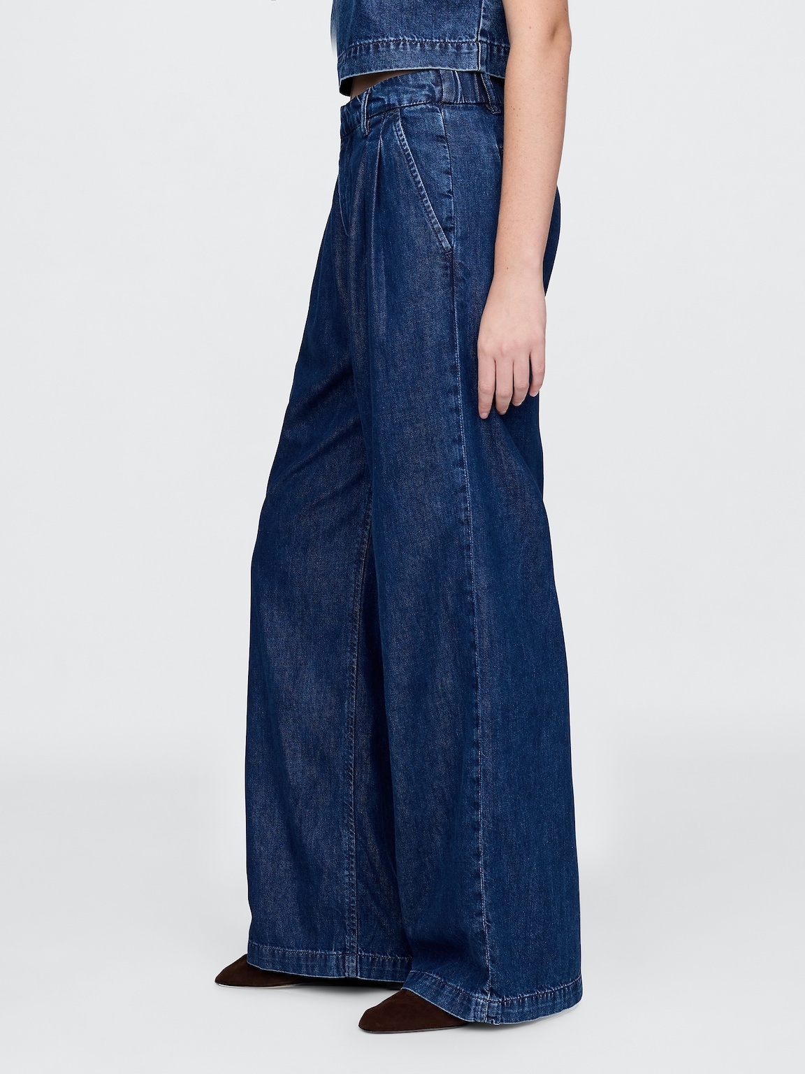 365 High Rise UltraSoft Denim Pleated Trousers