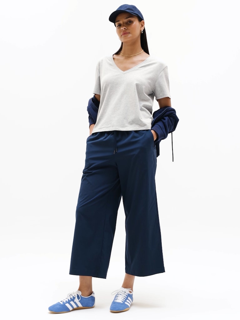 Essential V-Neck Tee
