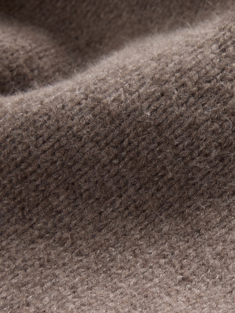 CashSoft Oversized V-Neck Sweater