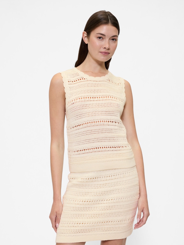 Sleeveless Mixed-Stitch Sweater Tank Top