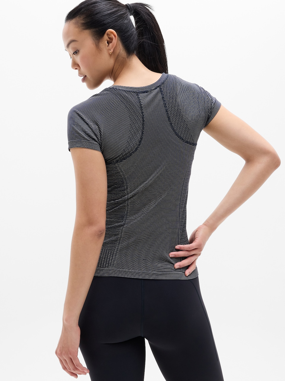 Momentum Seamless Tee
