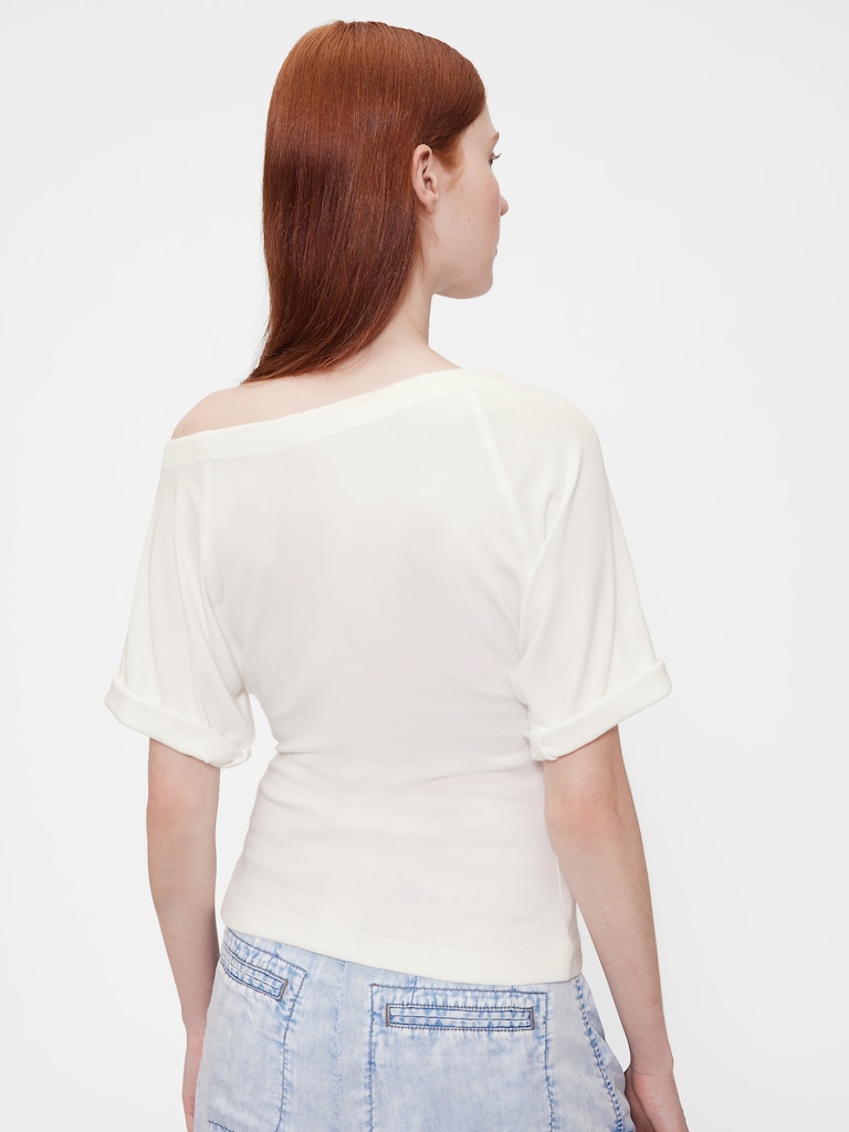 GapStudio Modern Off-Shoulder Top
