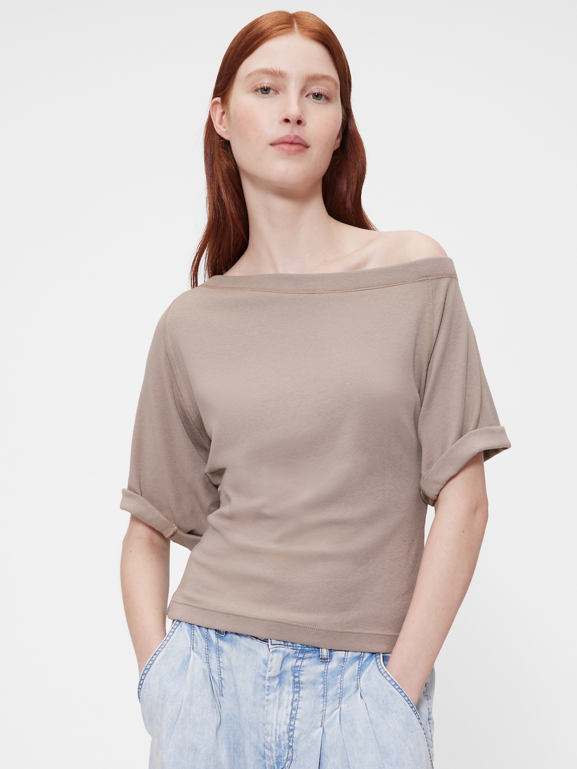 GapStudio Modern Off-Shoulder Top