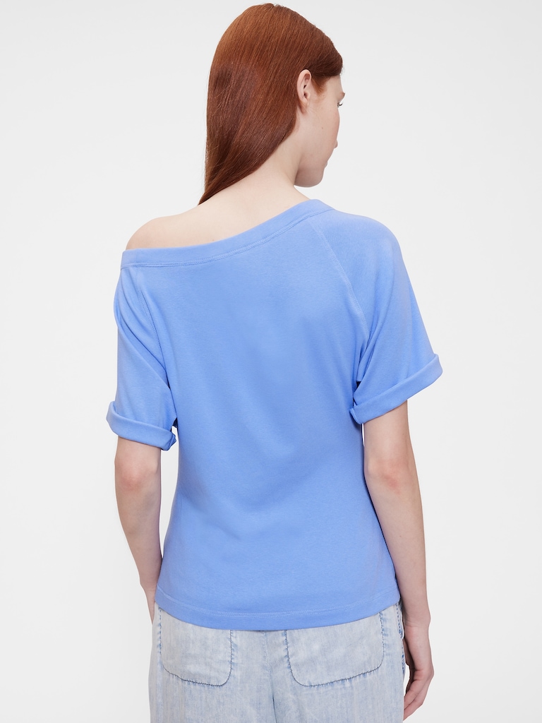 GapStudio Modern Off-Shoulder Top