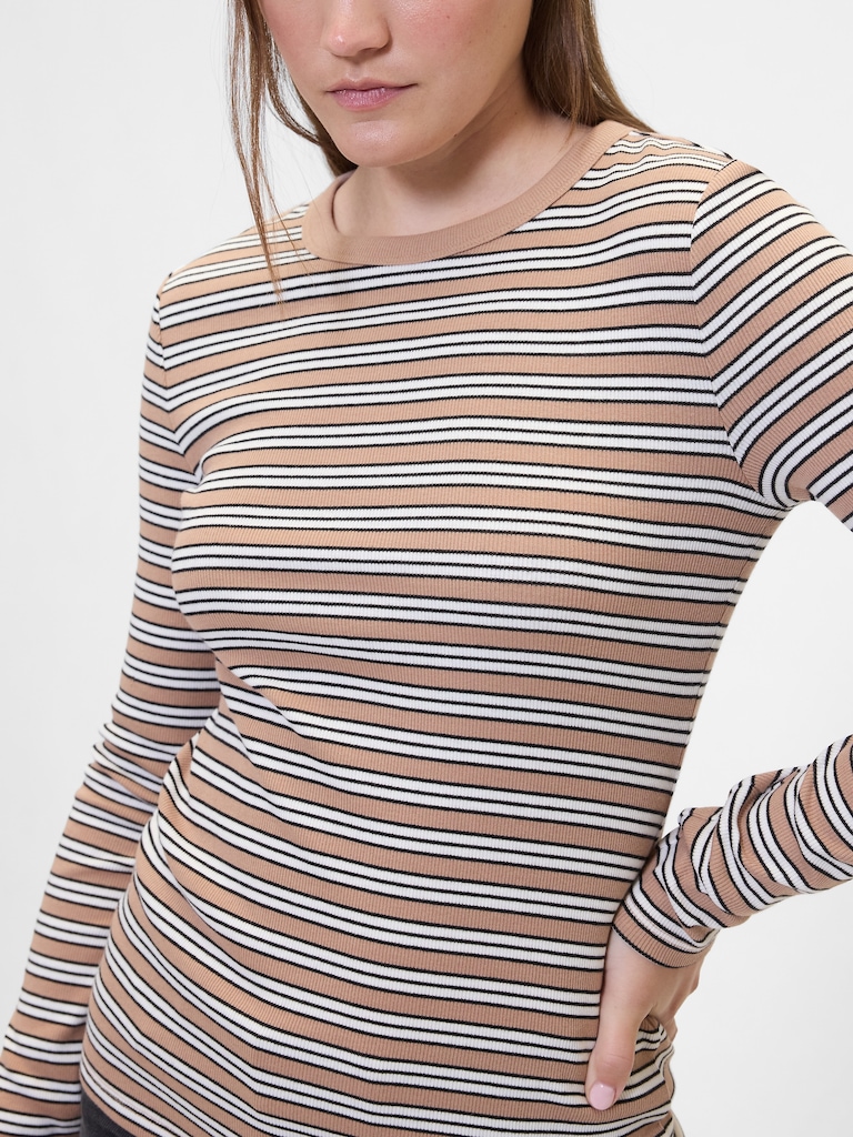 Essential Ribbed Crewneck T-Shirt