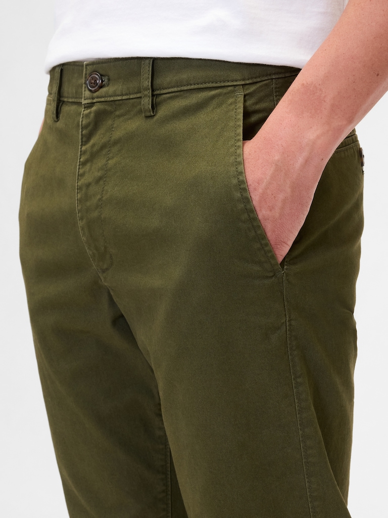 GapFlex Essential Khakis in Straight Fit