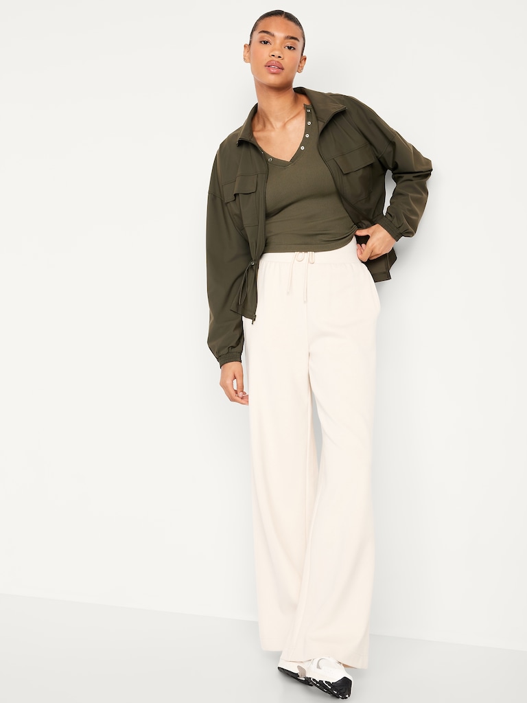 Exhale Seamless Cropped Henley Top