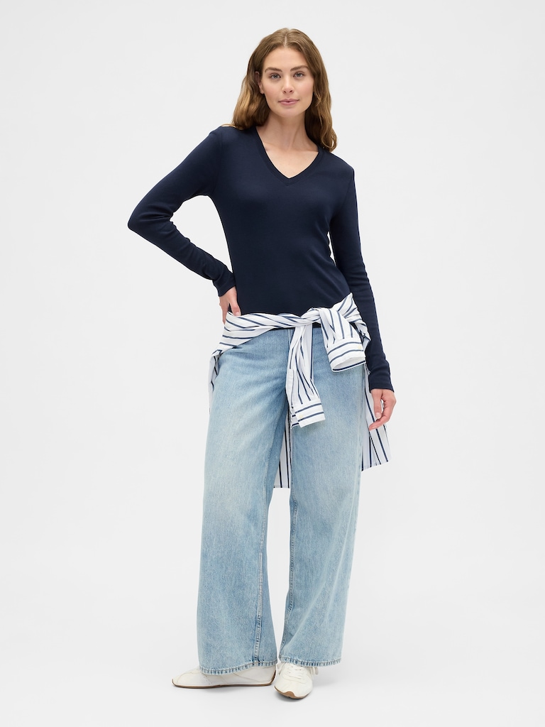 Modern Ribbed V-Neck T-Shirt