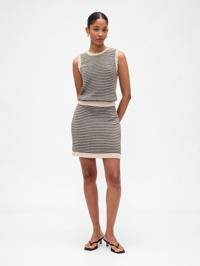 Sleeveless Mixed-Stitch Sweater Tank Top