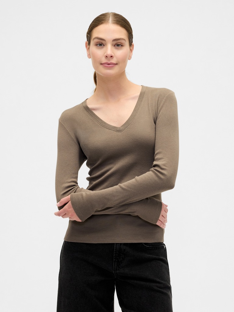 Modern Ribbed V-Neck T-Shirt