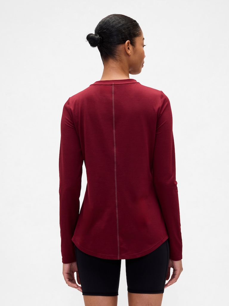 GapFit Brushed Jersey Curved-Hem T-Shirt