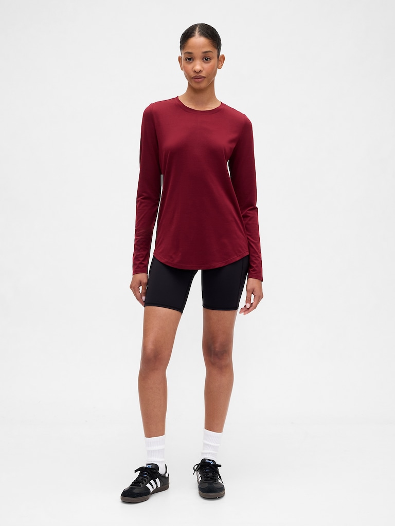 GapFit Brushed Jersey Curved-Hem T-Shirt