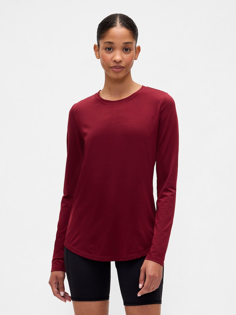 GapFit Brushed Jersey Curved-Hem T-Shirt