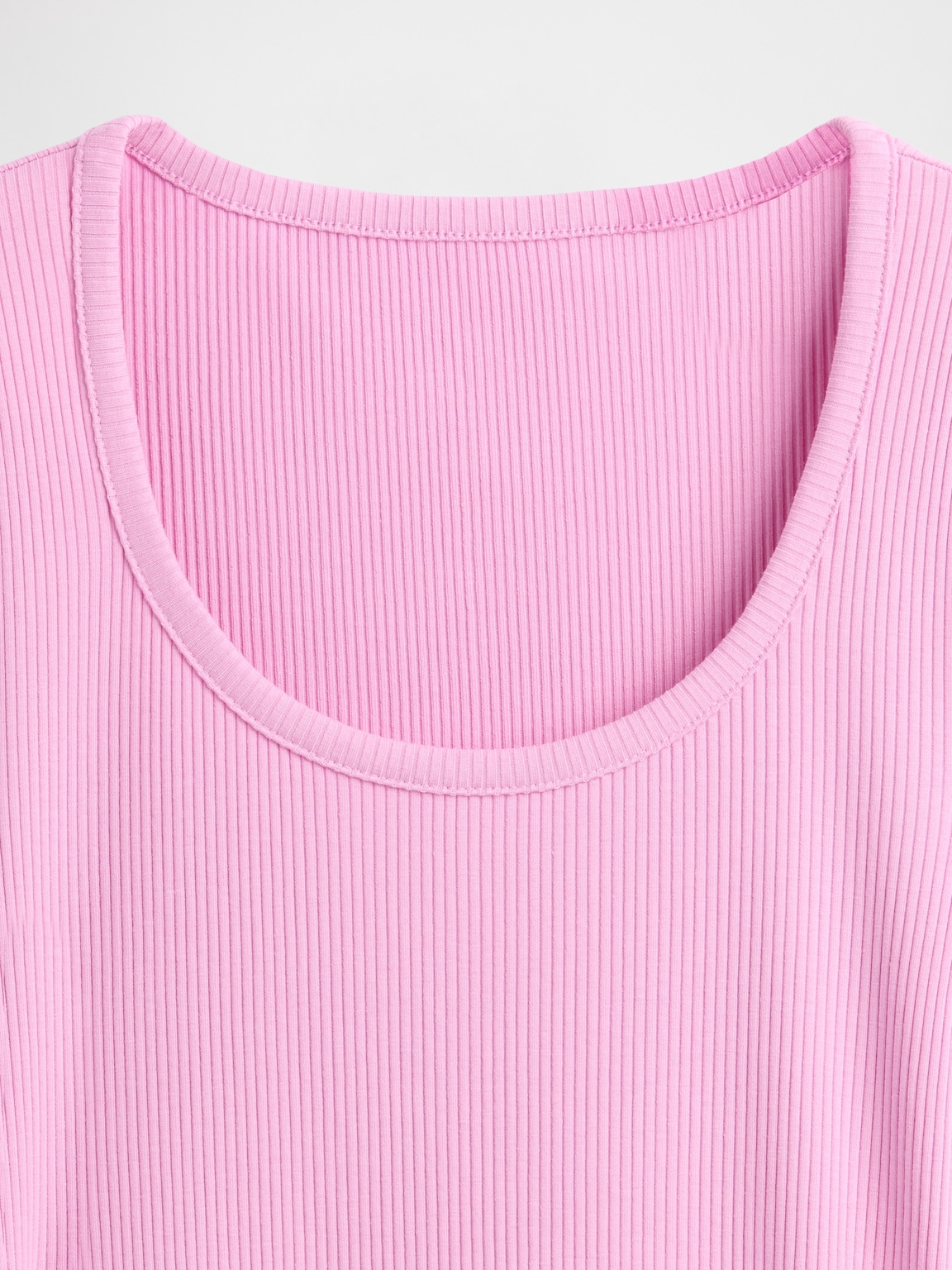 Modern Rib Scoop Crop T-Shirt