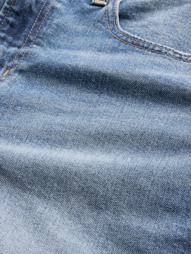 Mid Rise Relaxed Crop Jeans