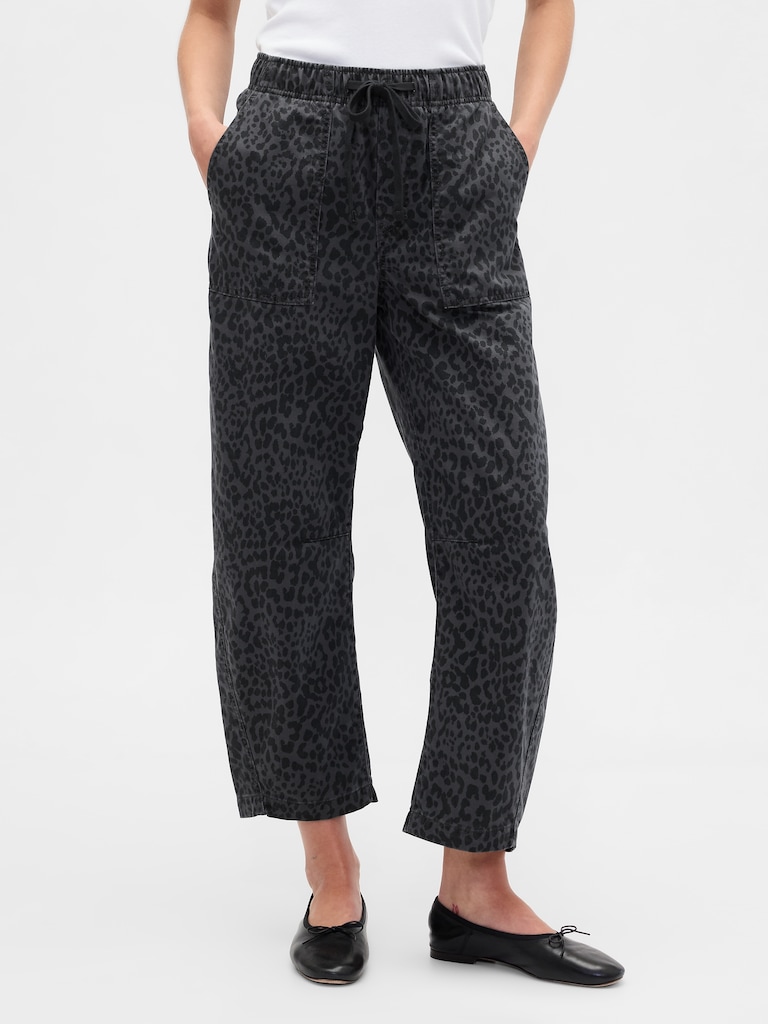 Mid Rise Print Pull-On Barrel Jeans