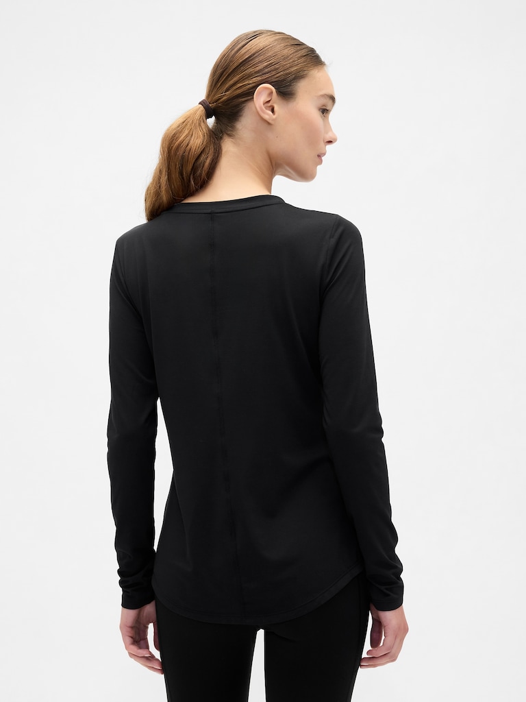 GapFit Brushed Jersey Curved-Hem T-Shirt