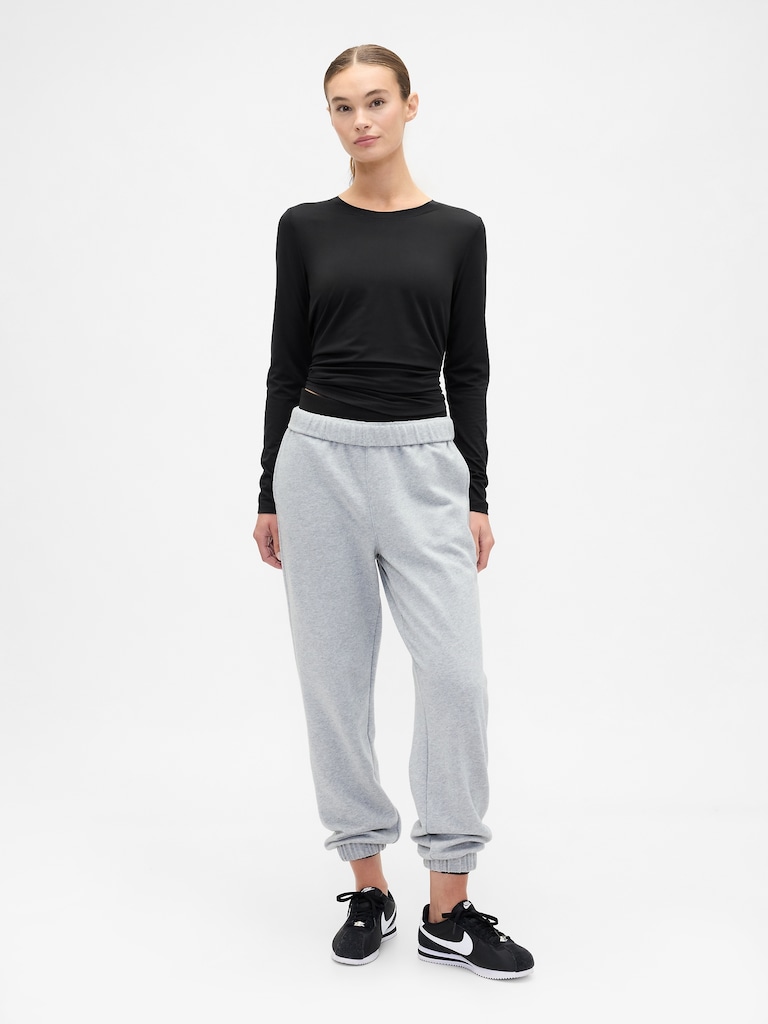 GapFit Brushed Jersey Curved-Hem T-Shirt