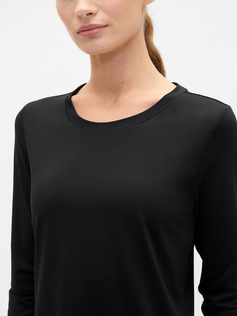 GapFit Brushed Jersey Curved-Hem T-Shirt