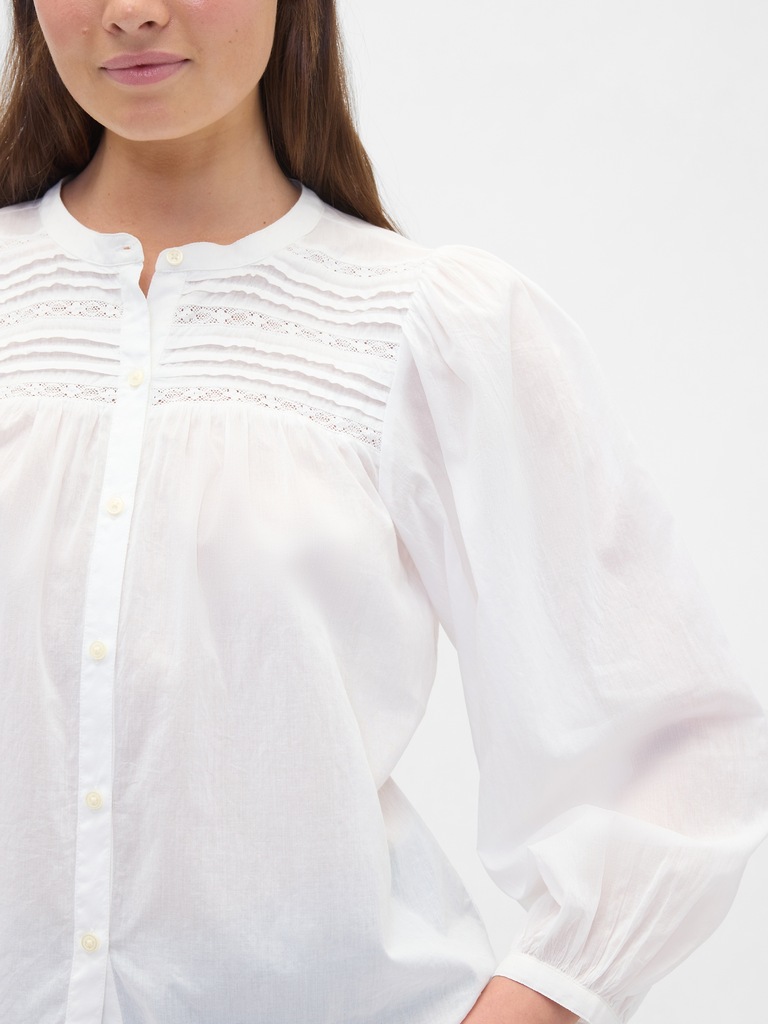 Relaxed Puff Sleeve Lace Top