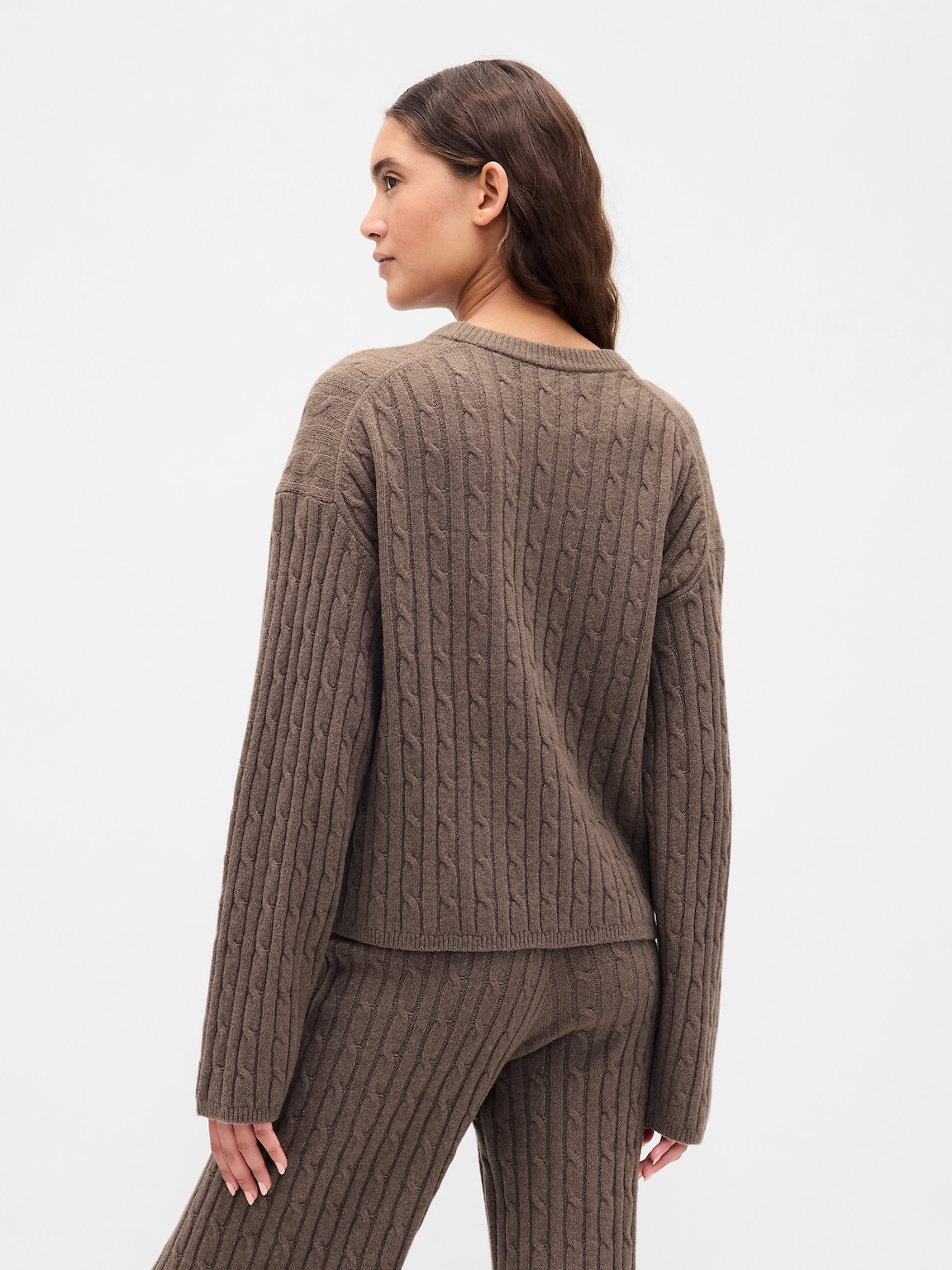 CashSoft Oversized Cable-Knit Sweater