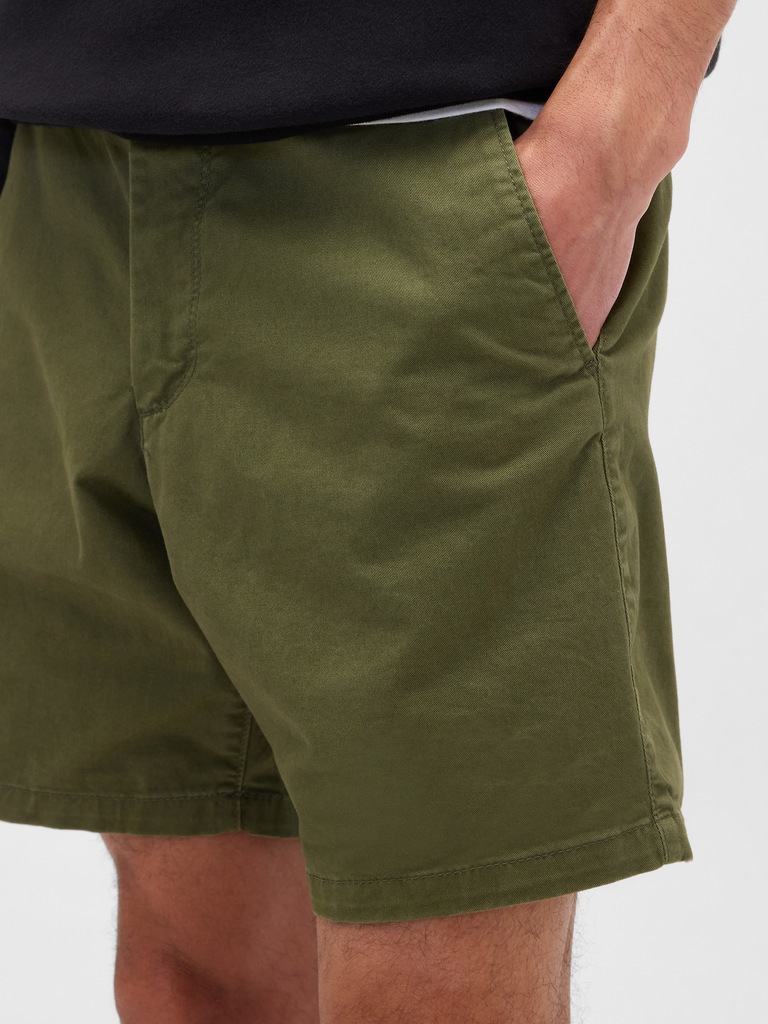 7" Essential Khaki Shorts