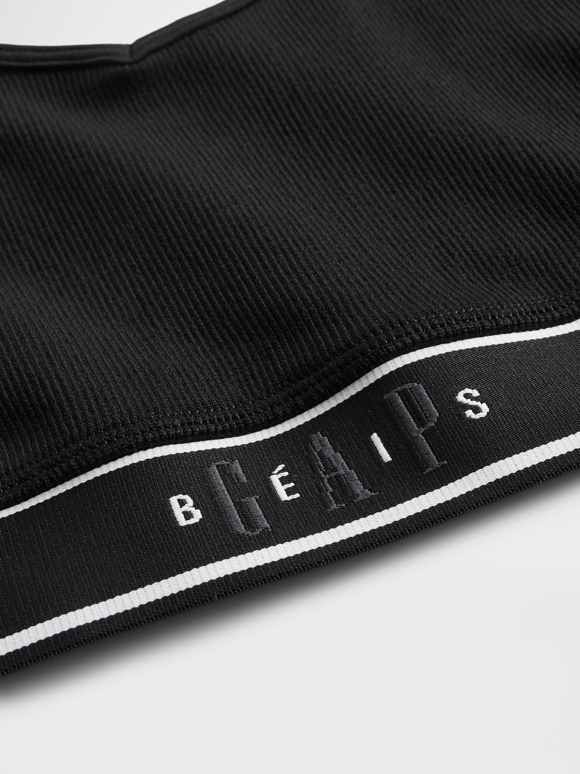 Gap × BÉIS Seamless Logo Sports Bra