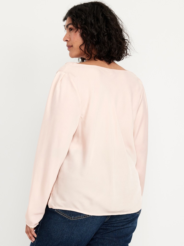 Haut en satin à col cagoule