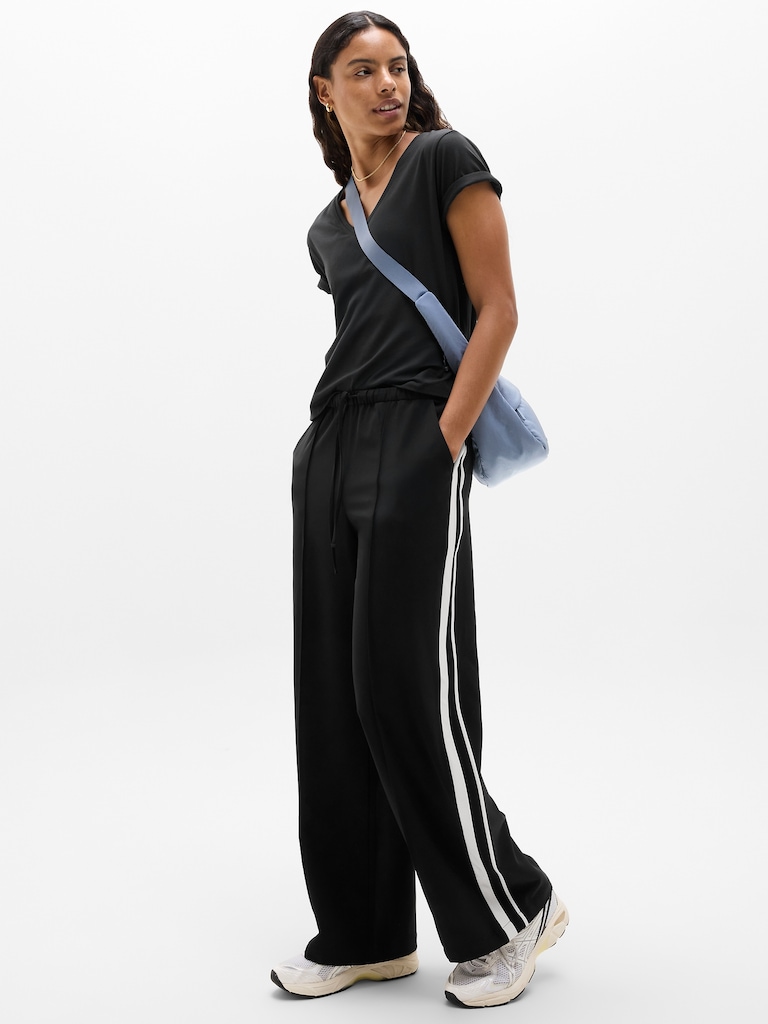 Essential V-Neck Tee