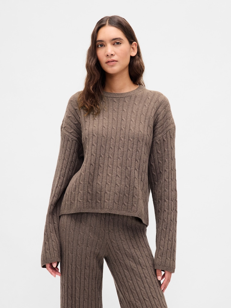 CashSoft Oversized Cable-Knit Sweater