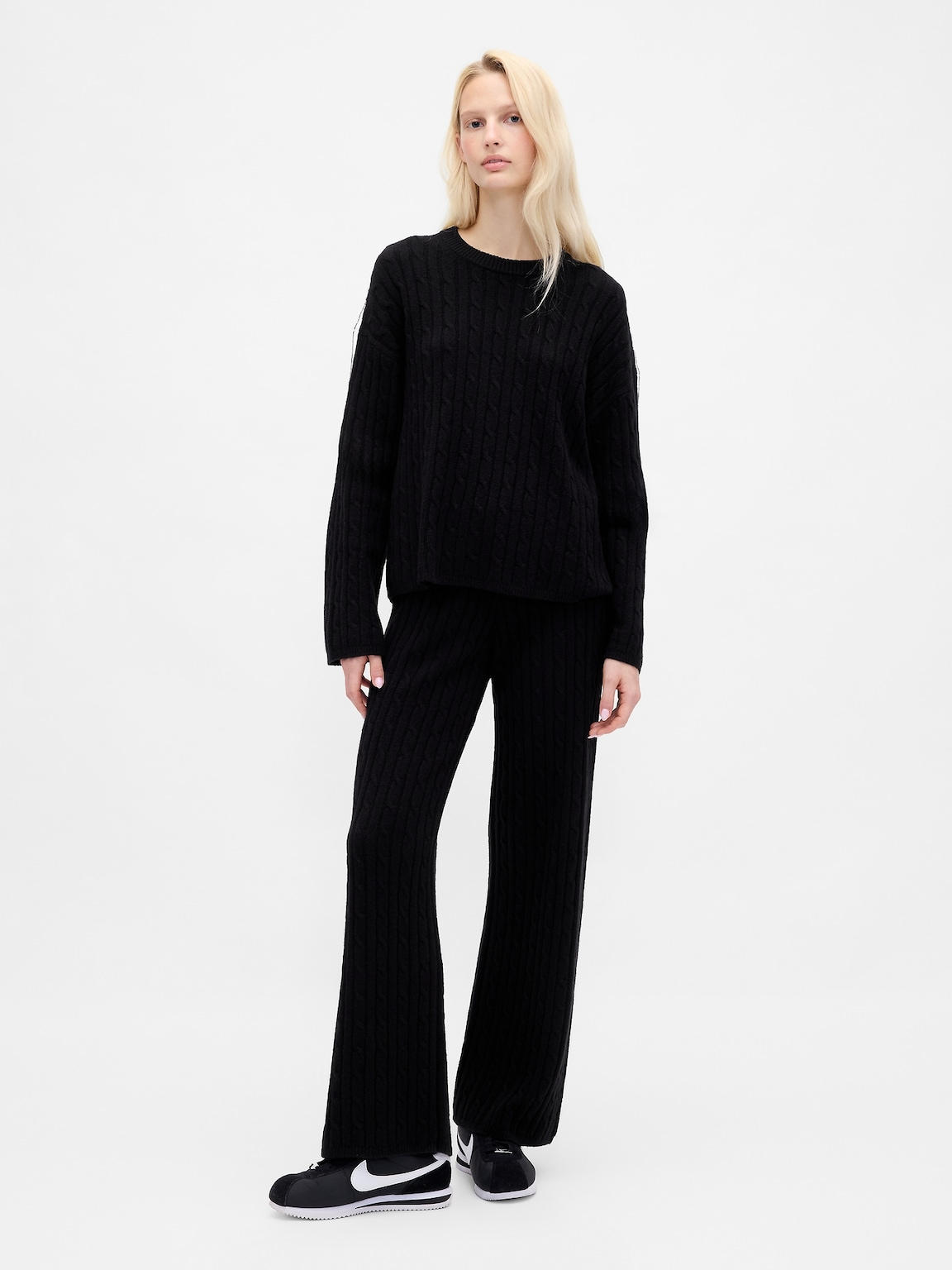 CashSoft Oversized Cable-Knit Sweater