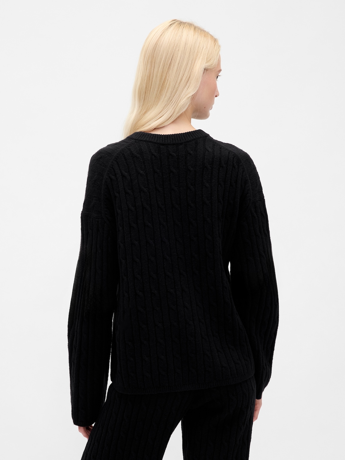 CashSoft Oversized Cable-Knit Sweater