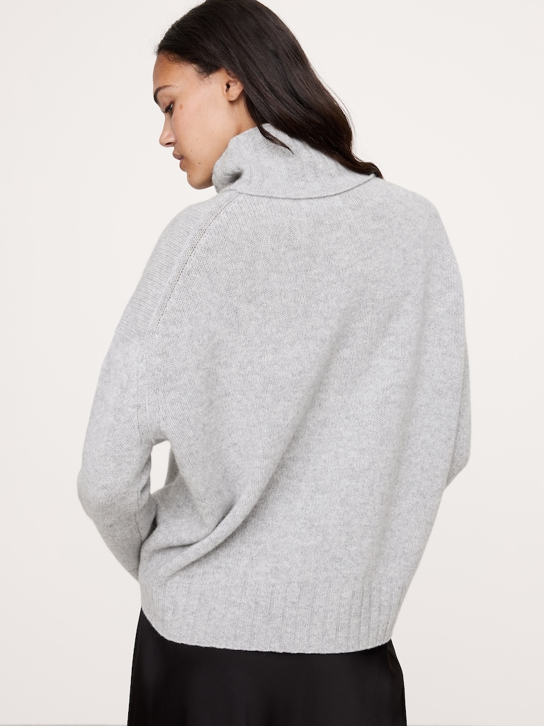 Relaxed Cashmere Turtleneck Sweater