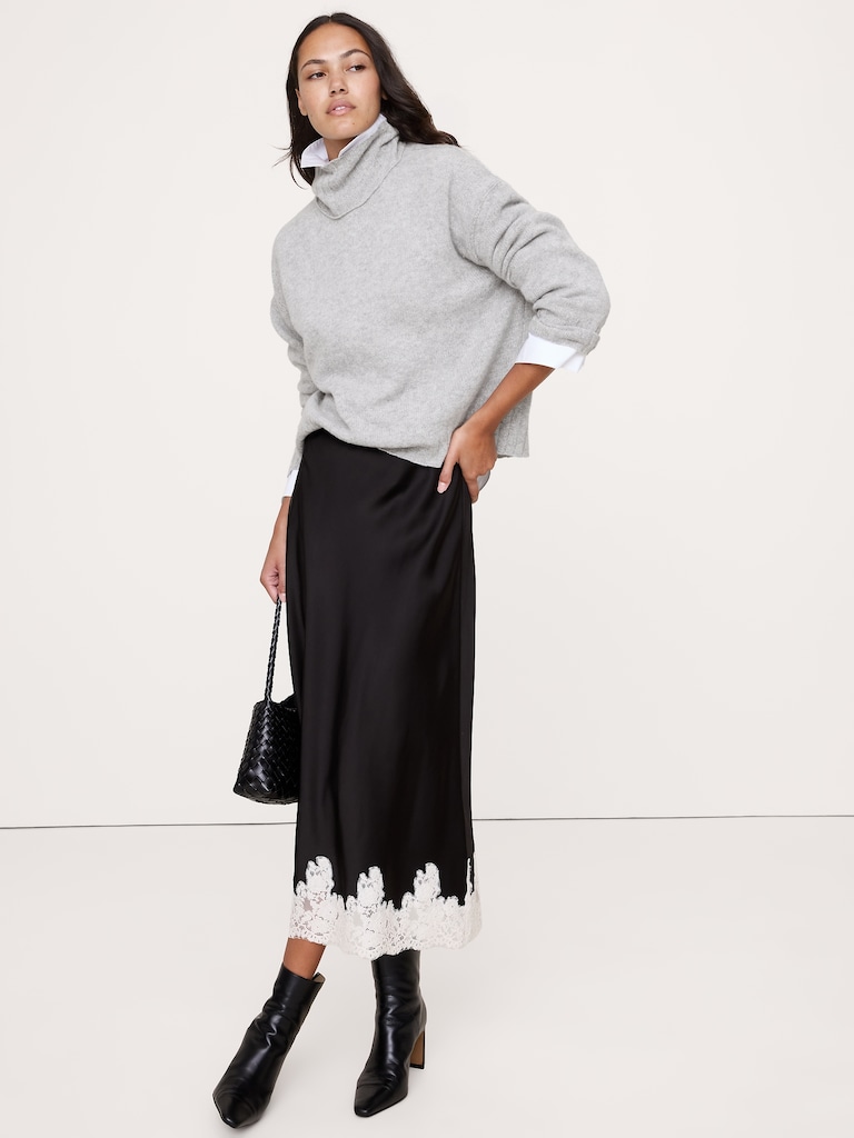 Relaxed Cashmere Turtleneck Sweater