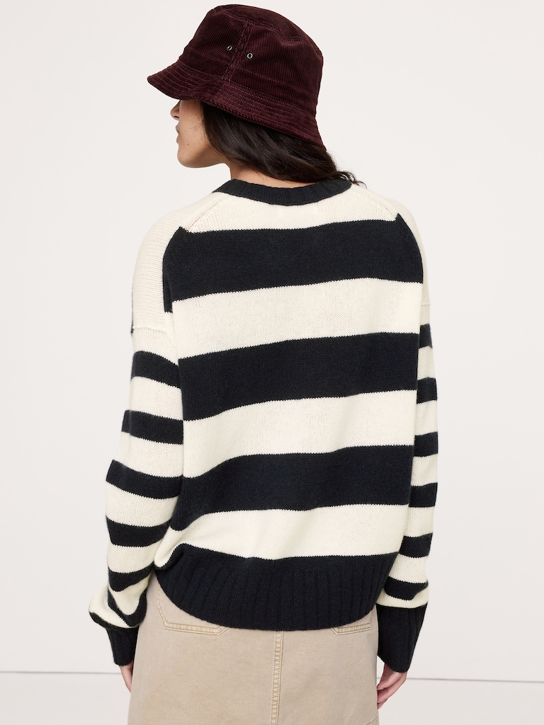 Midweight Cashmere Crew-Neck Sweater