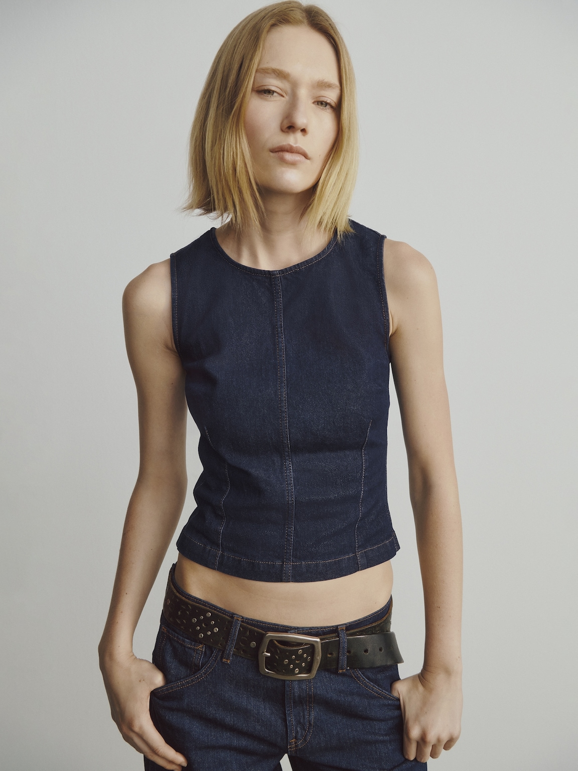 Low Rise '90s Slim Straight Jeans