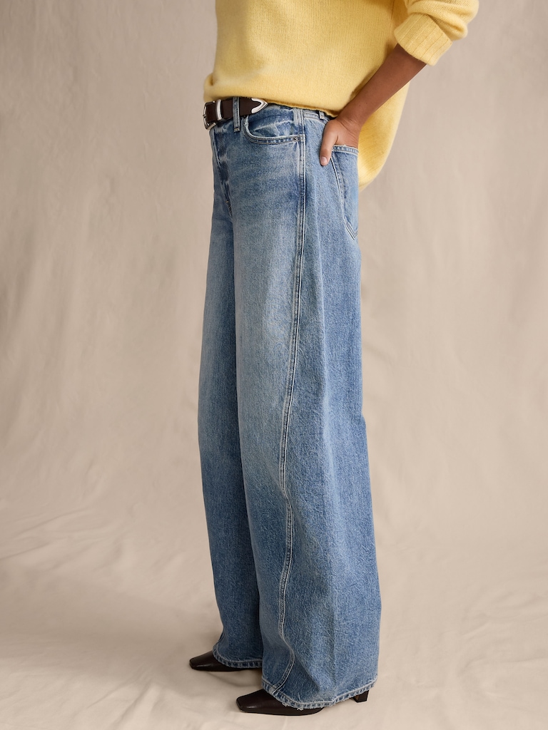High-Rise Loose Twisted Barrel Jean