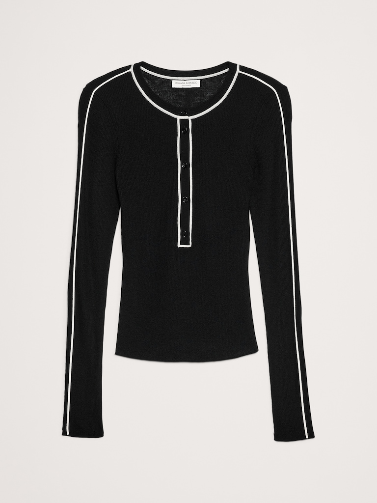 Henley en cachemire léger.