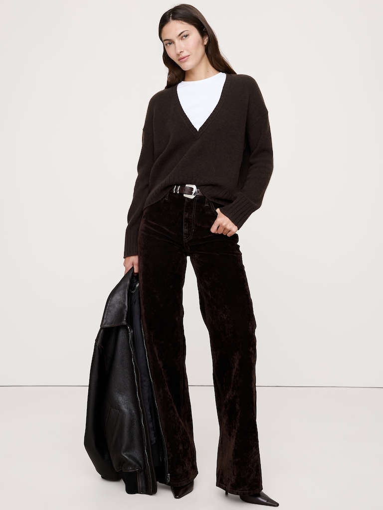 Lightweight Cashmere Low V-Neck Sweater